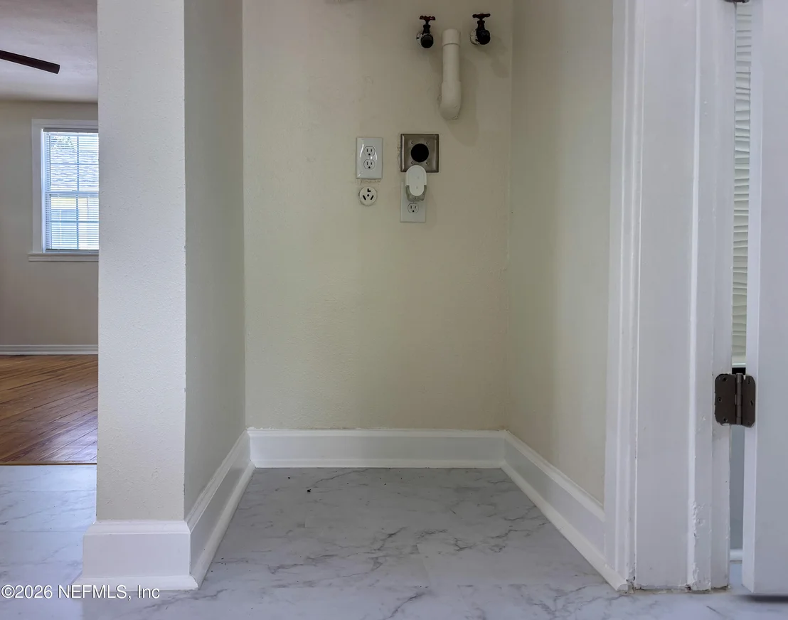 Photo of 5106 APPLETON Avenue