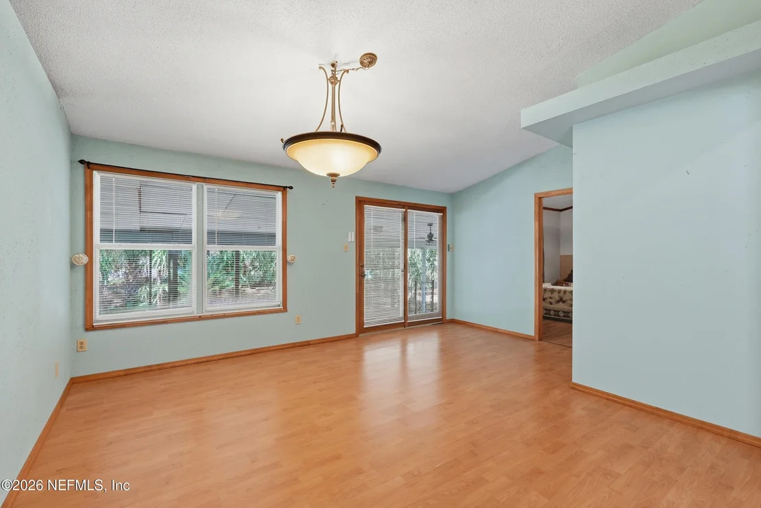Photo of 246 AZALEA Avenue
