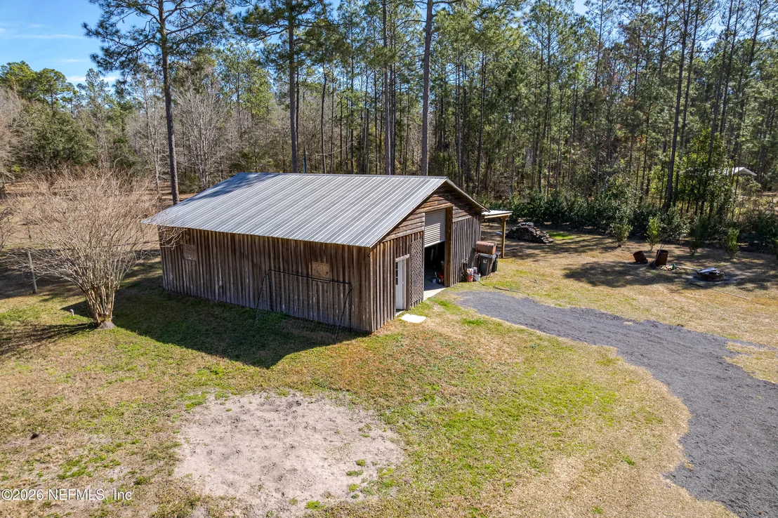 Photo of 8404 NESBITT Road