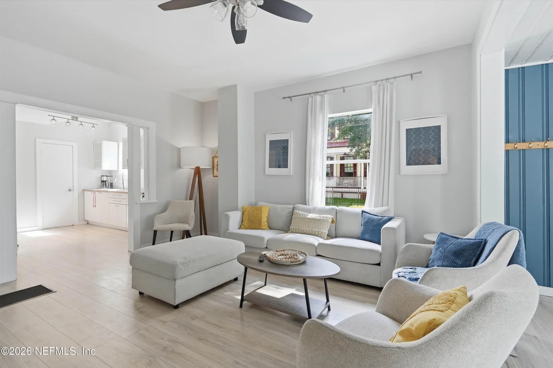 Photo of 110 DE HAVEN Street