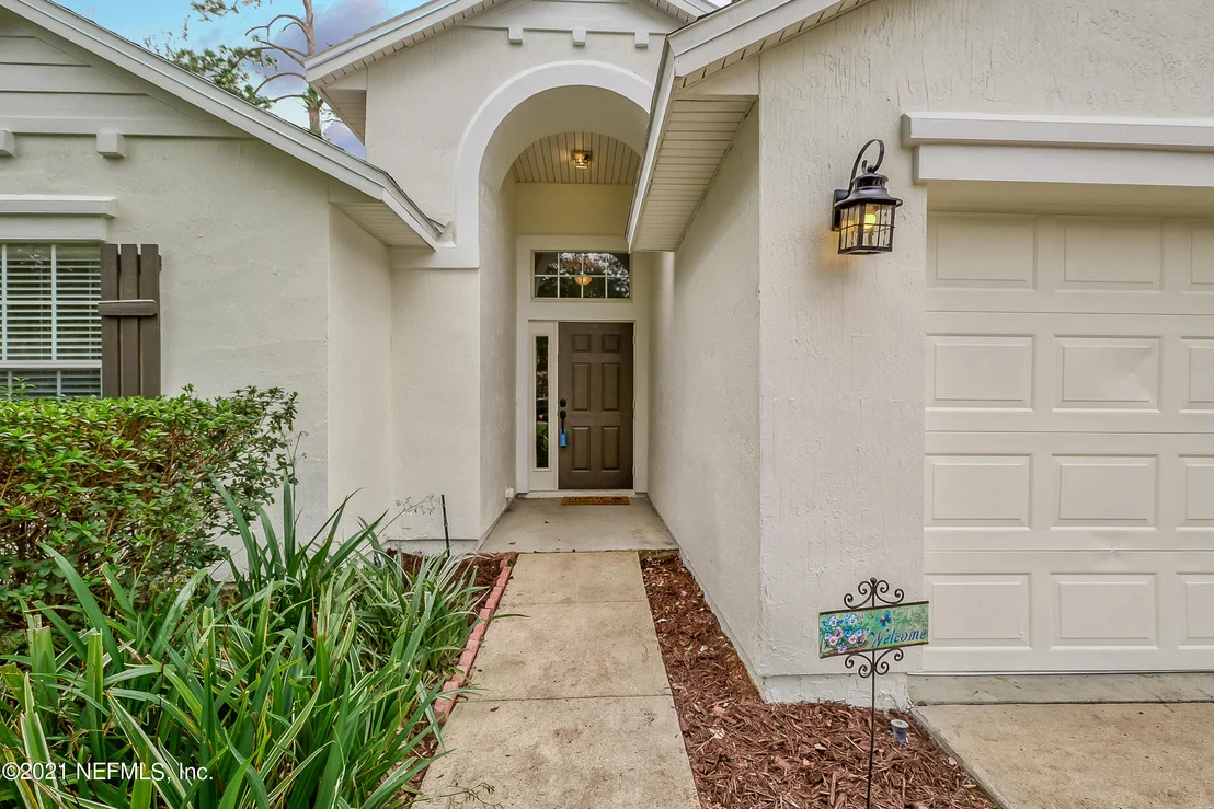 Photo of 10898 BIRCHARD Lane