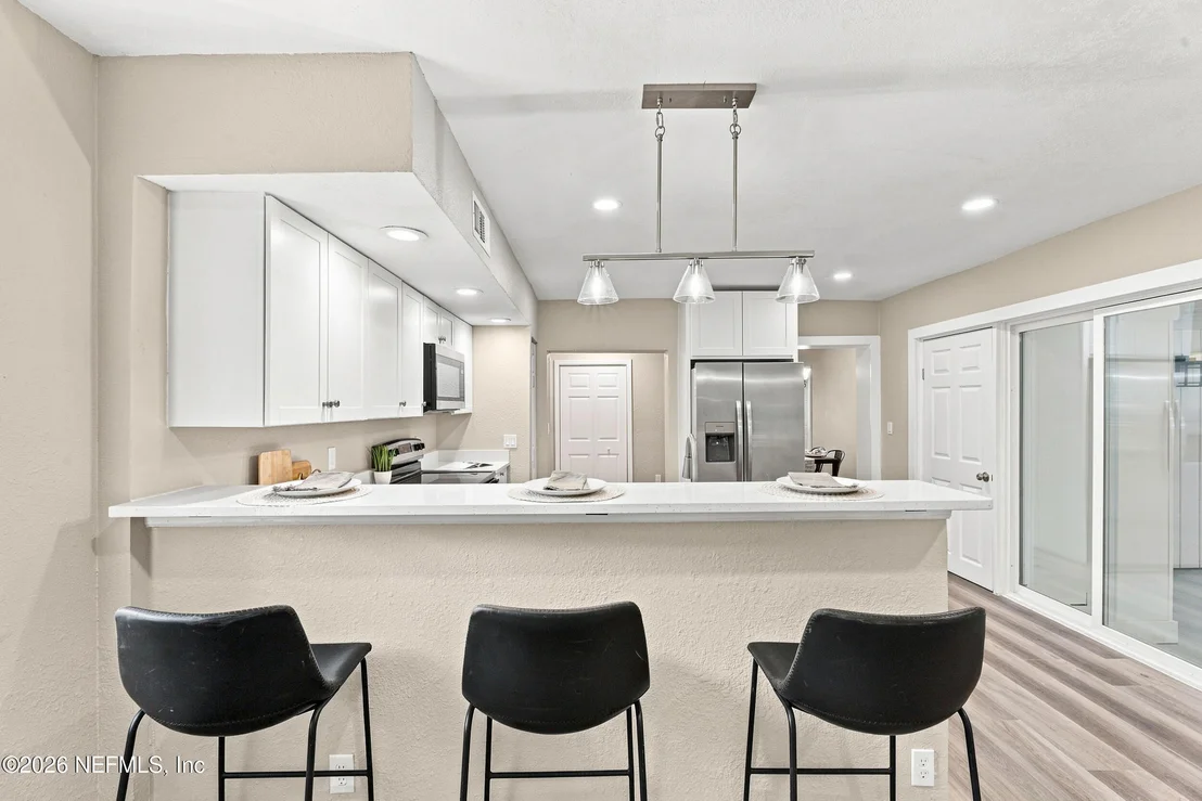 Photo of 517 NIGHTINGALE Road