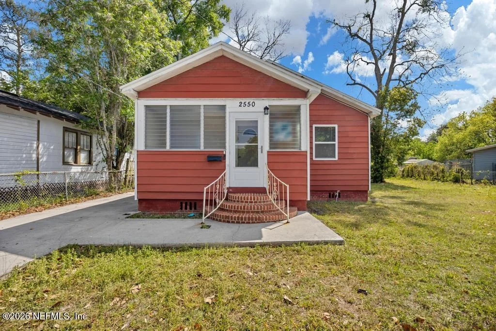 Photo of 2550 SUMMIT Street