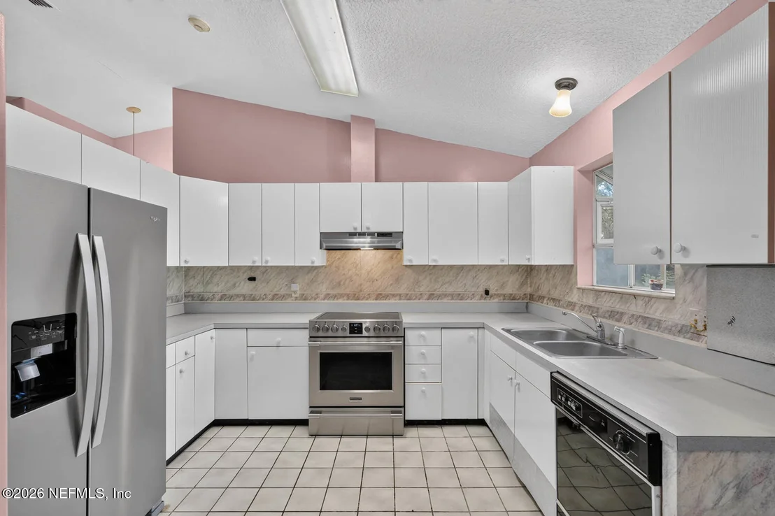 Photo of 108 MOHEGAN Road