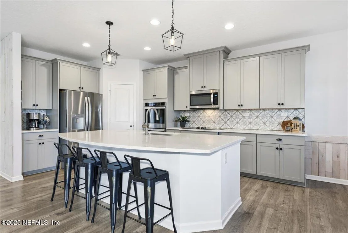Photo of 835 LAUREL VALLEY Drive