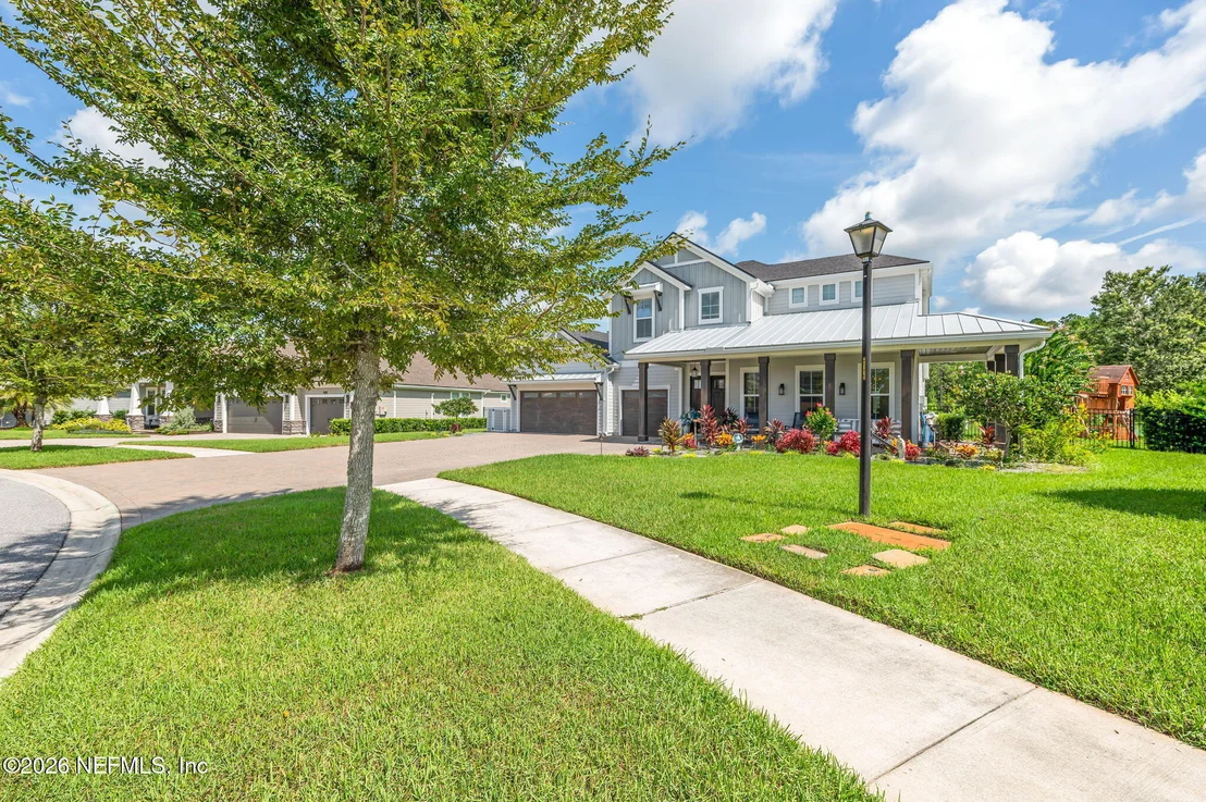Photo of 681 GLENNEYRE Circle