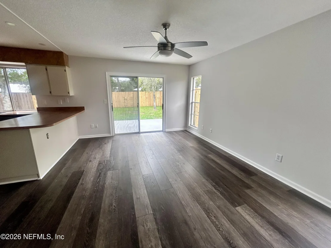 Photo of 702 NIEVES Lane