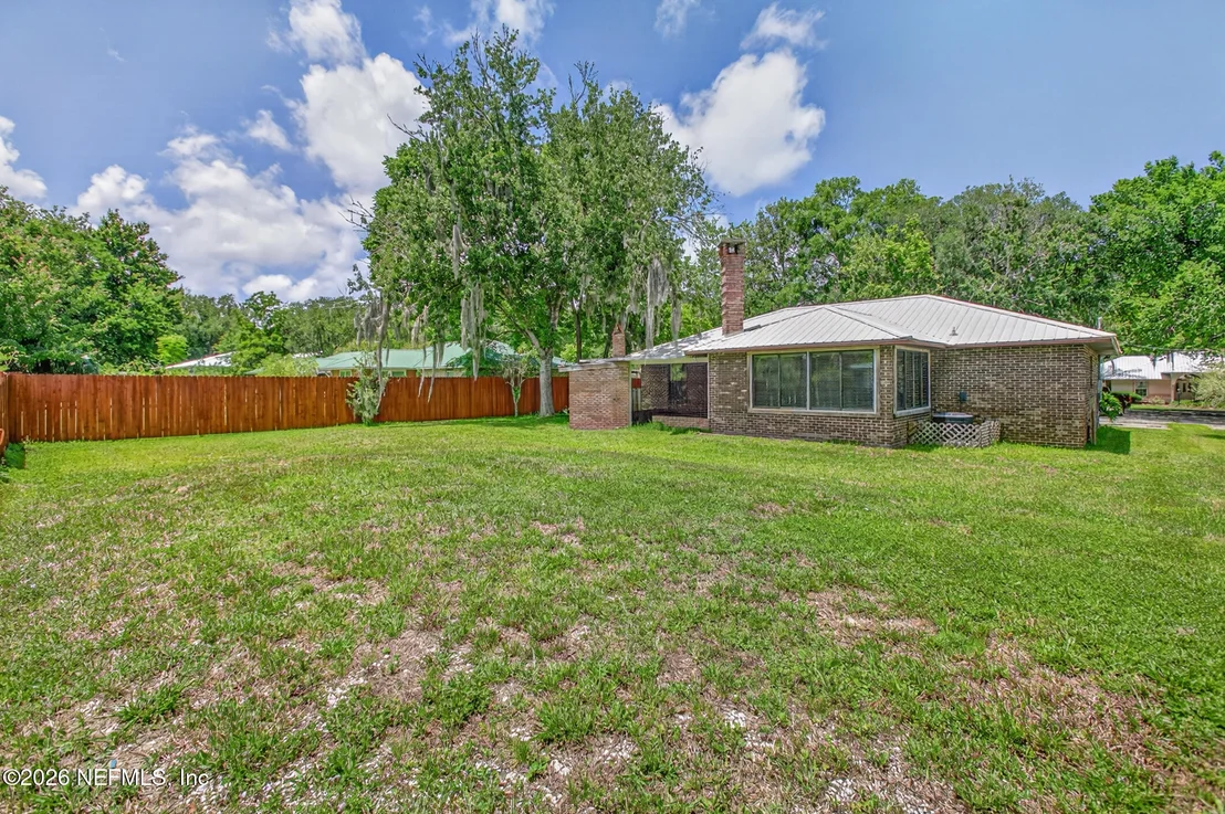 Photo of 407 POMONT Avenue