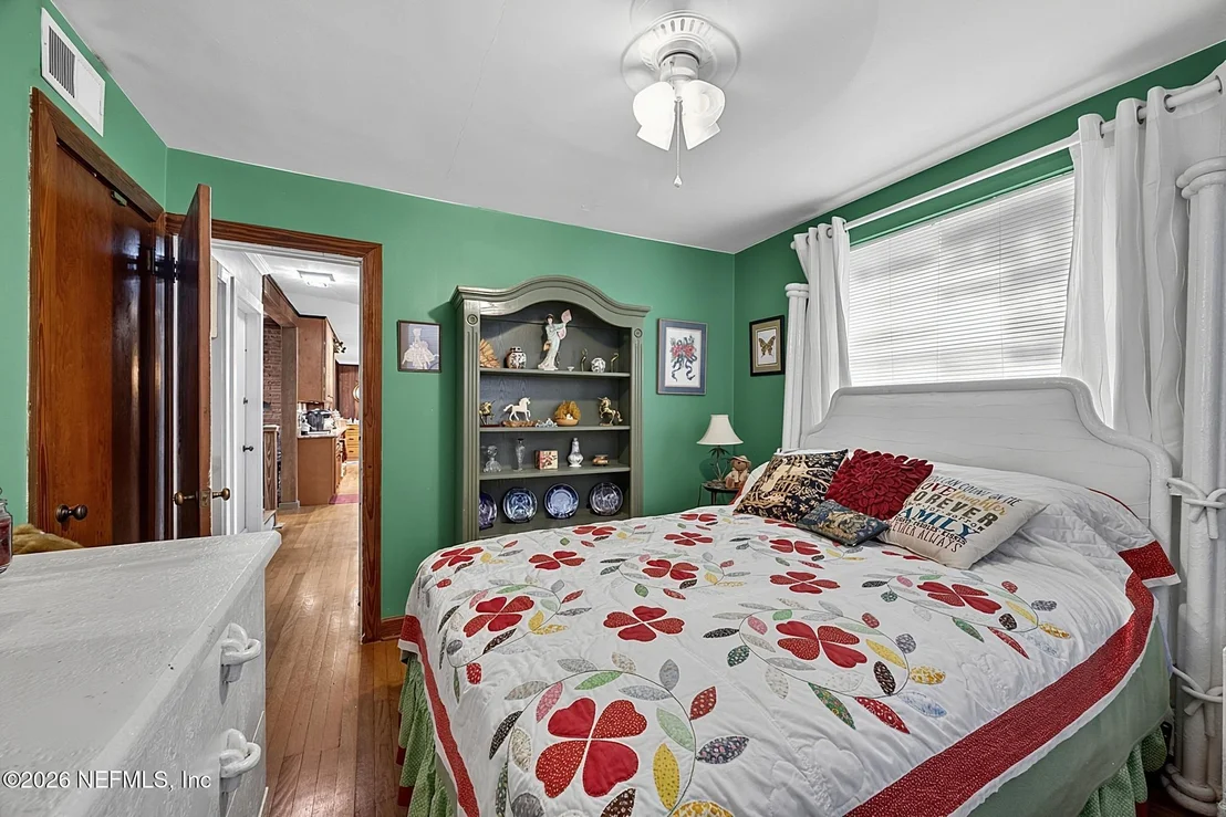Photo of 1375 CEDAR BAY Road