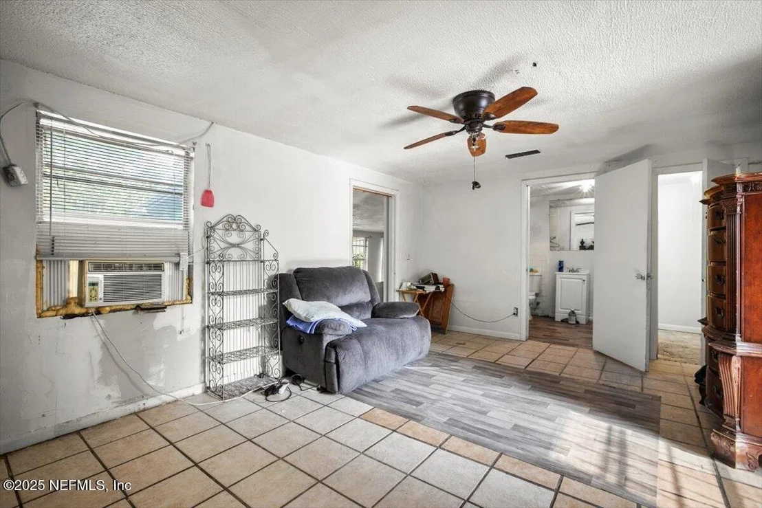 Photo of 412 KING Street