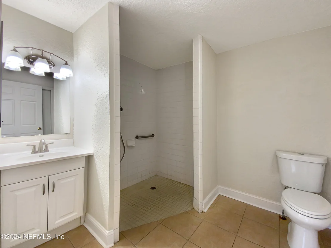 Photo of 150 SHORES Boulevard