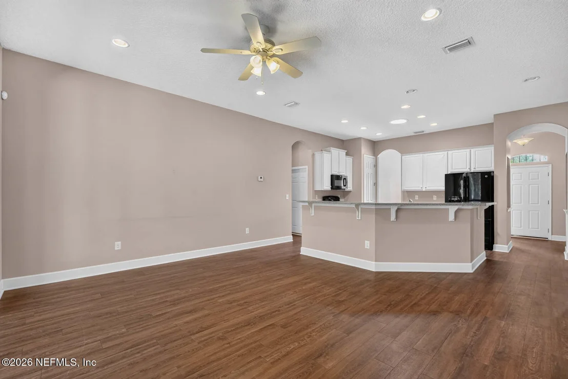 Photo of 412 MARIBELLA Court