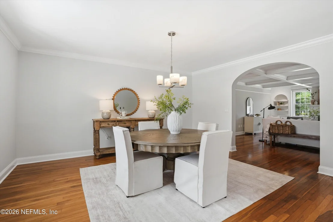 Photo of 1052 HOLLY Lane