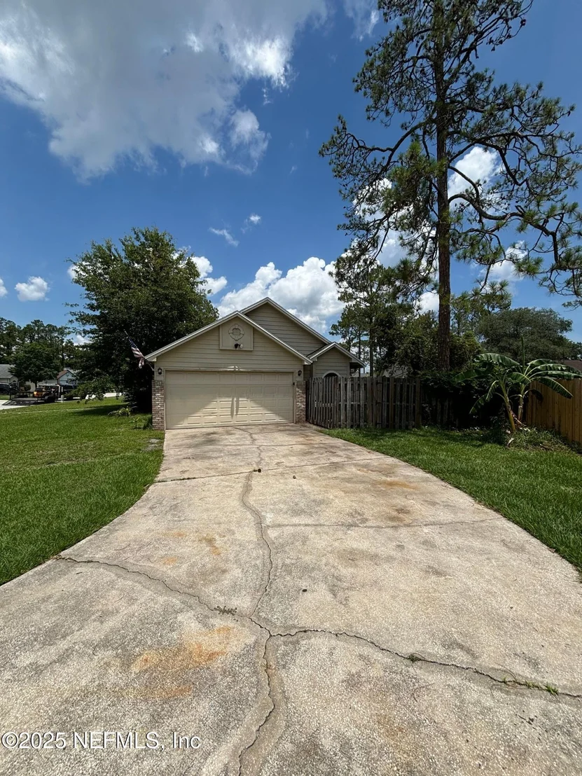 Photo of 71 NAUGATUCK Drive