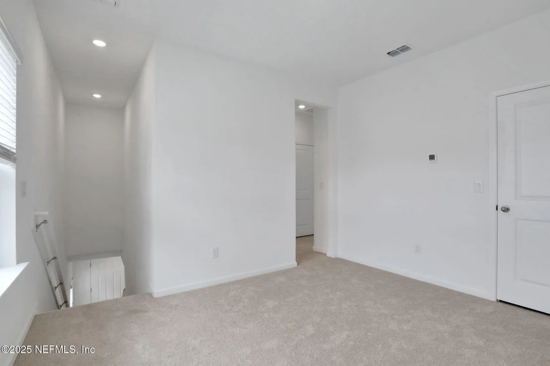 Photo of 643 FARMFIELD Drive