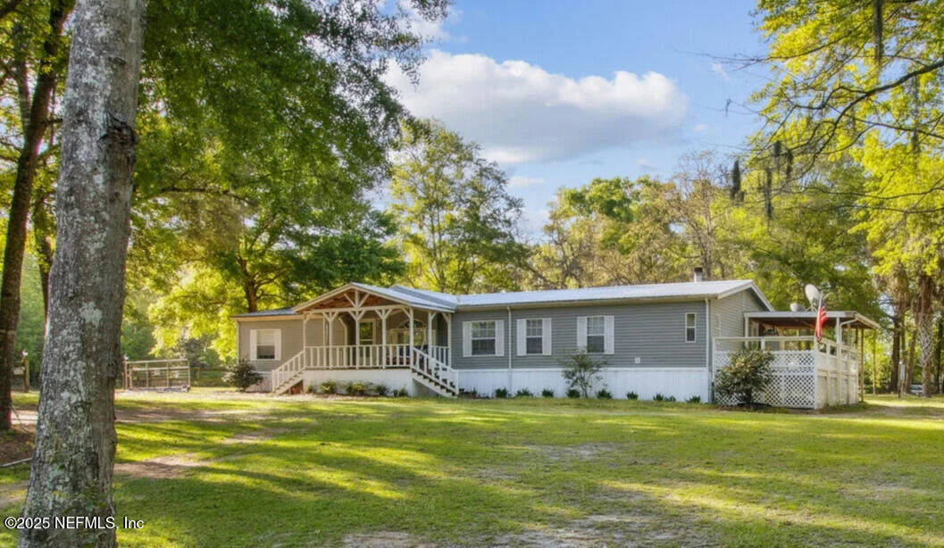 Photo of 812 JONATHAN Road