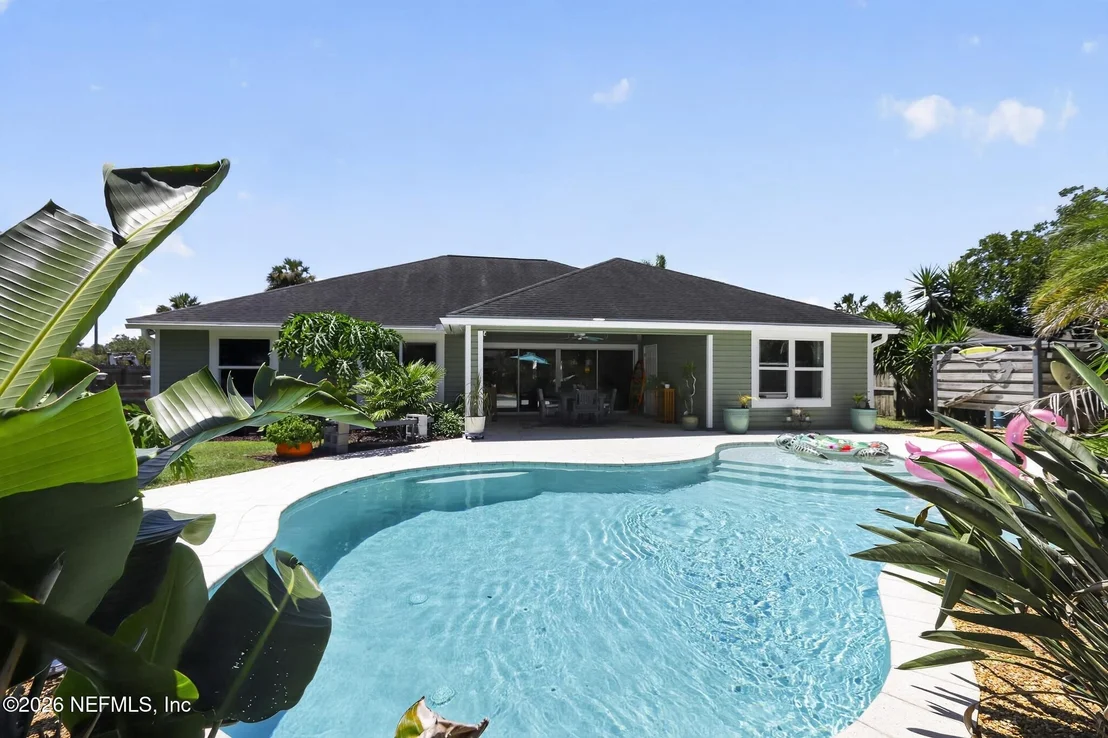 Photo of 1115 PALM Circle