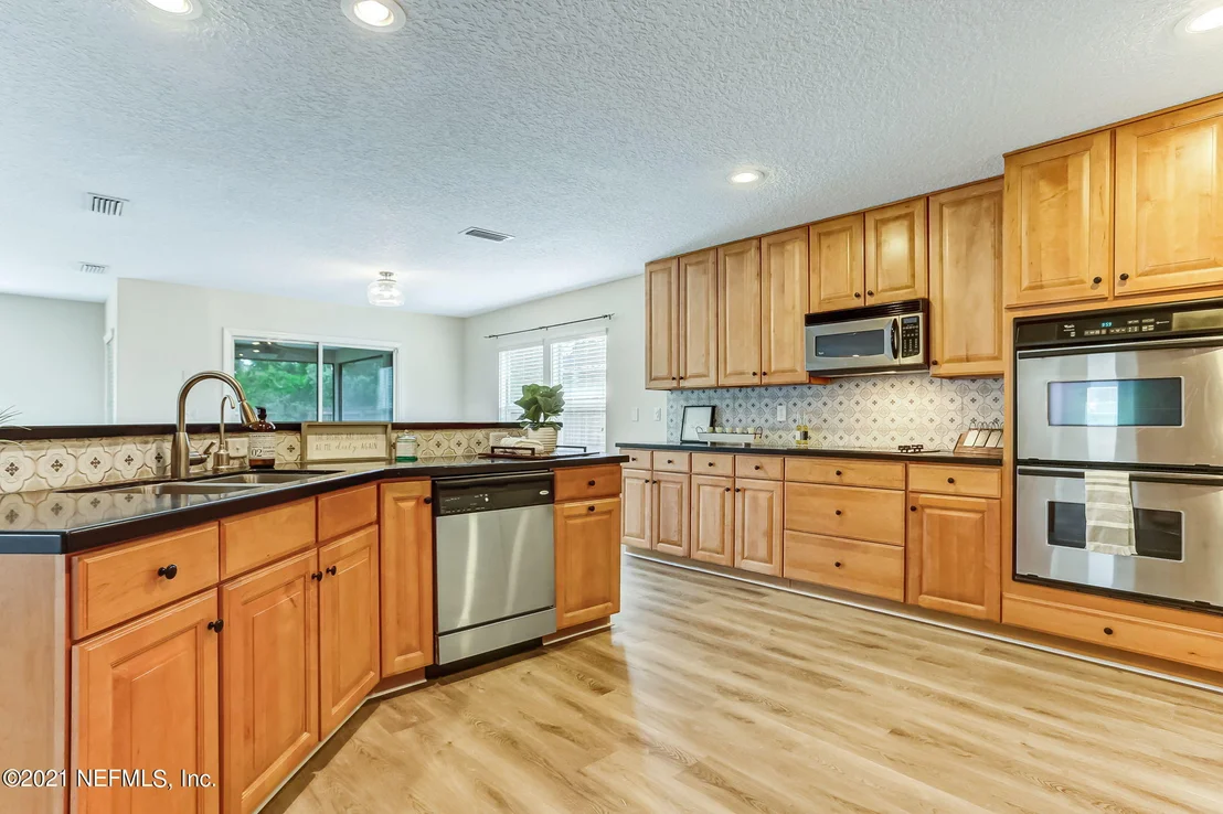 Photo of 1016 DUNSTABLE Lane