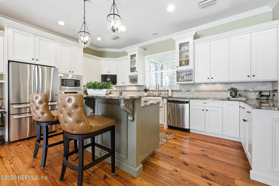 Photo of 286 VALE Drive