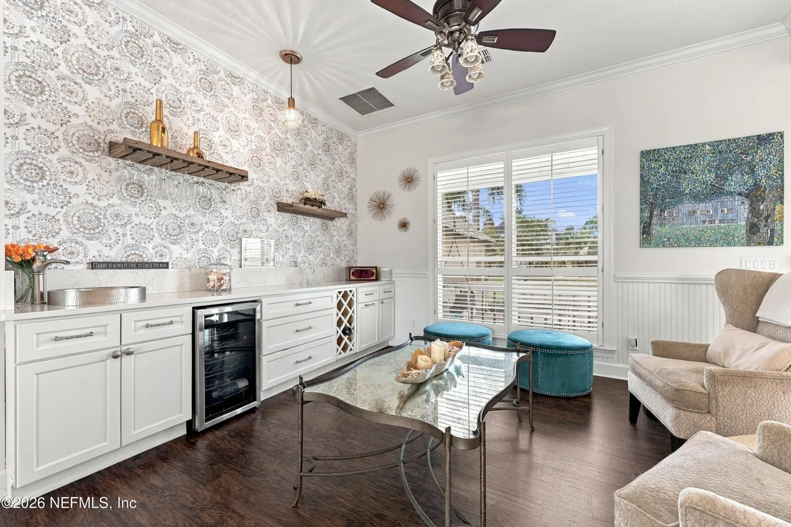 Photo of 500 TURNBERRY Lane