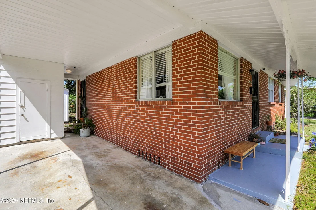 Photo of 5359 ROYCE Avenue