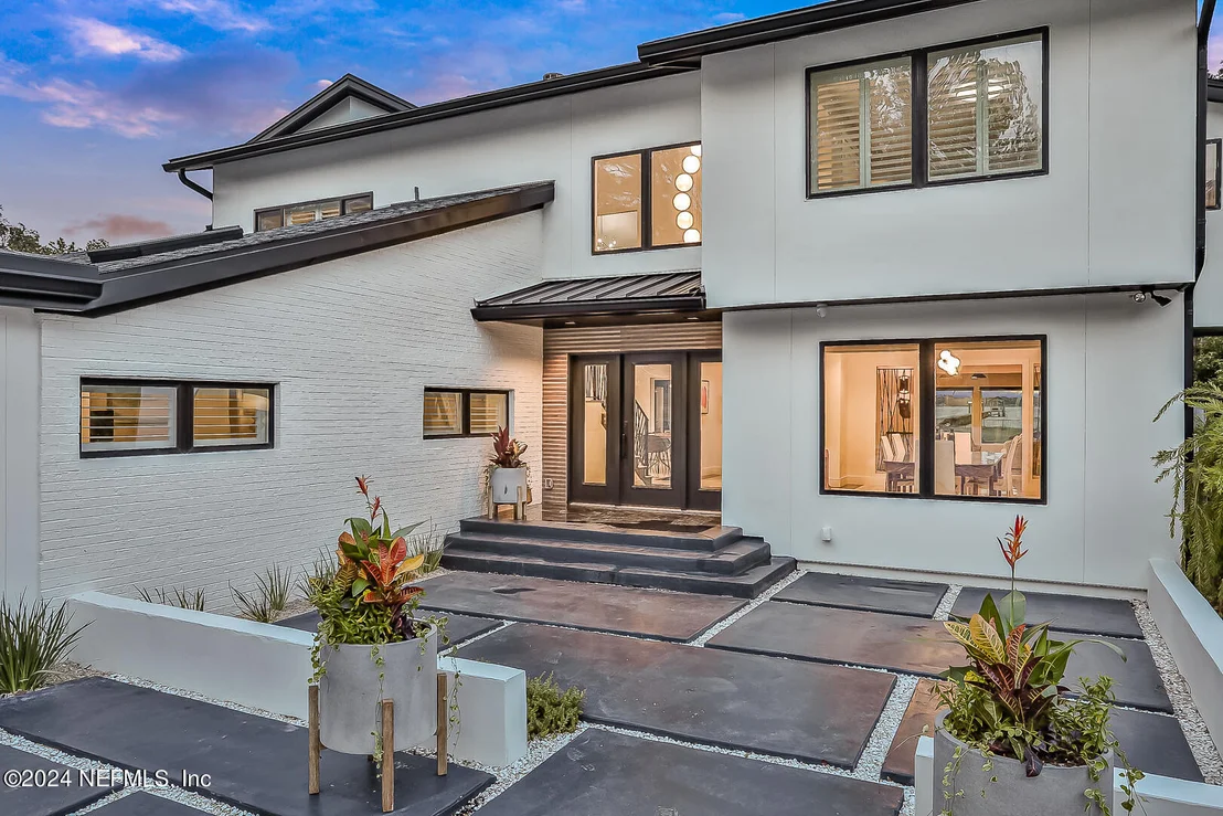 Photo of 3647 WESTOVER Road