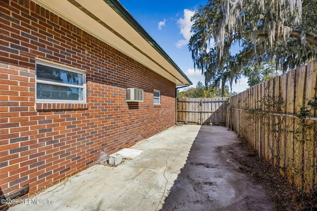 Photo of 4768 QUEEN Lane