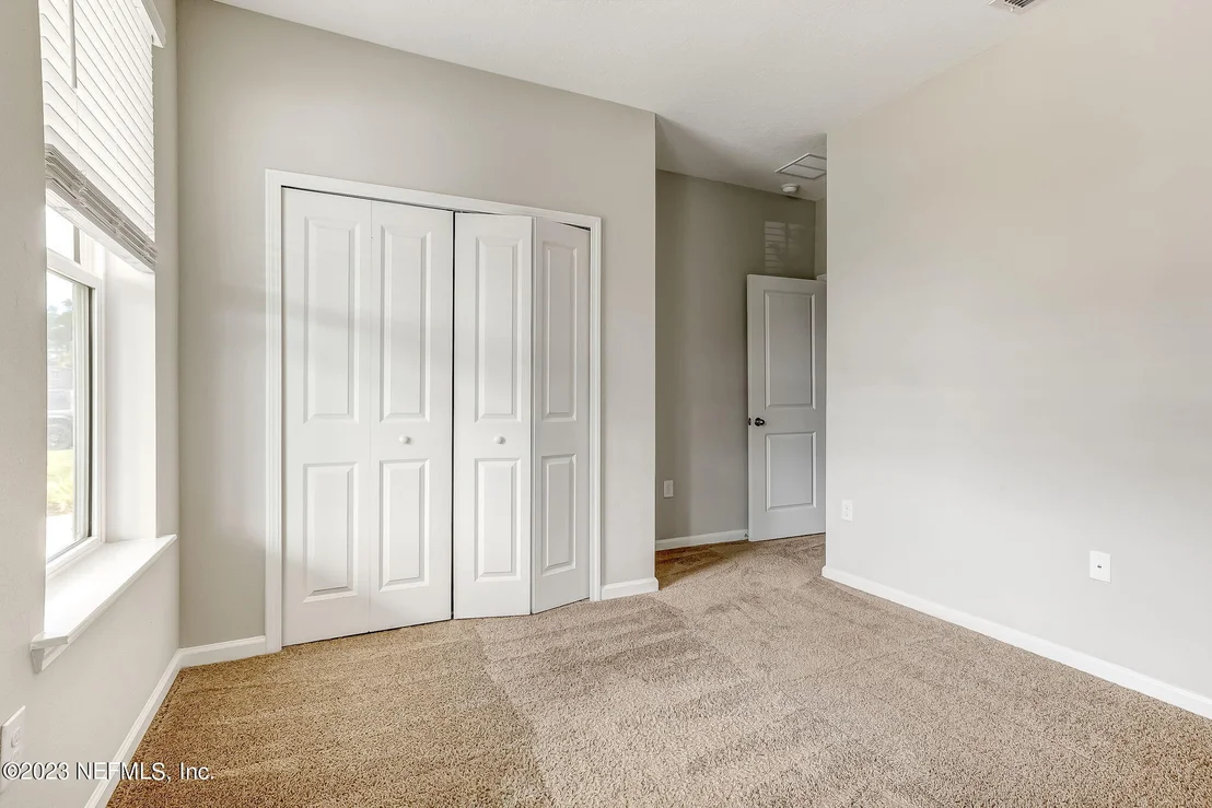 Photo of 152 WINDERMERE Way