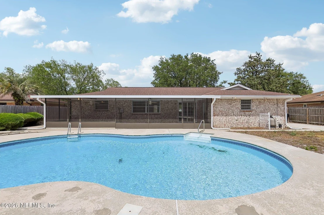 Photo of 332 DILLON Drive