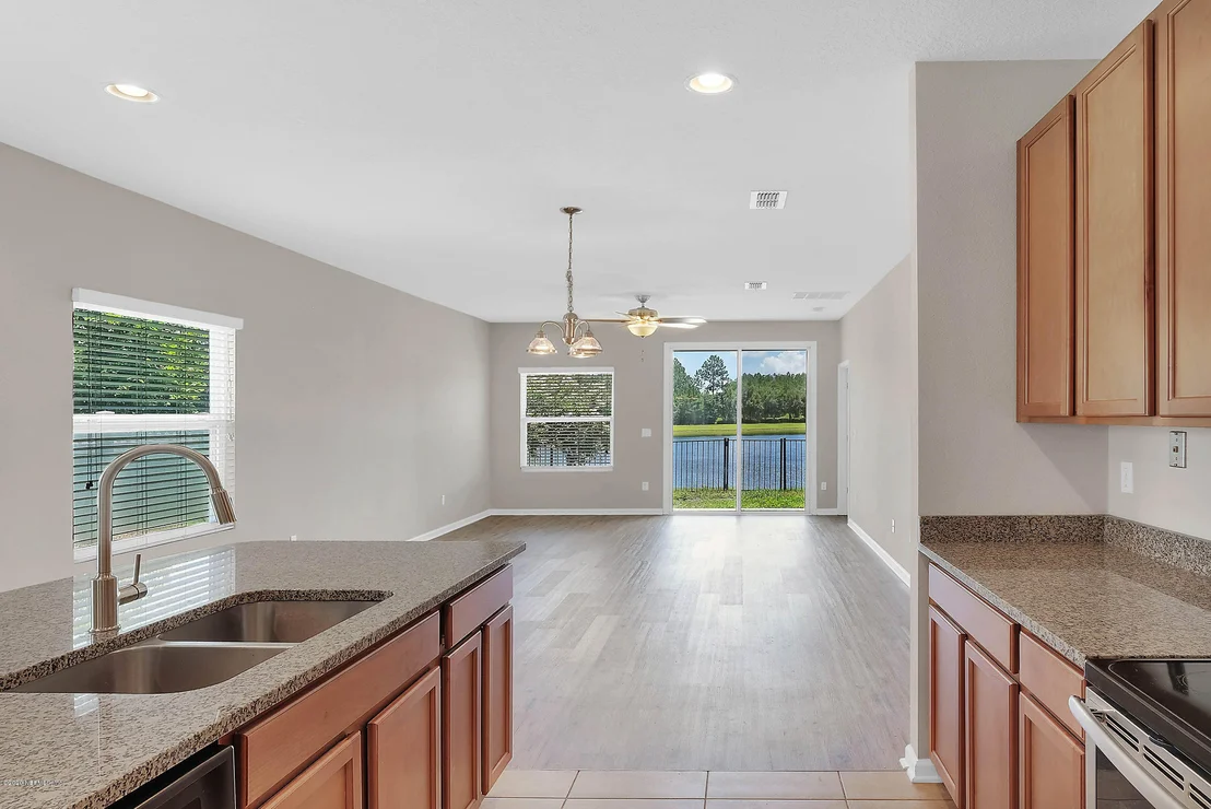 Photo of 533 DEERCROFT Lane
