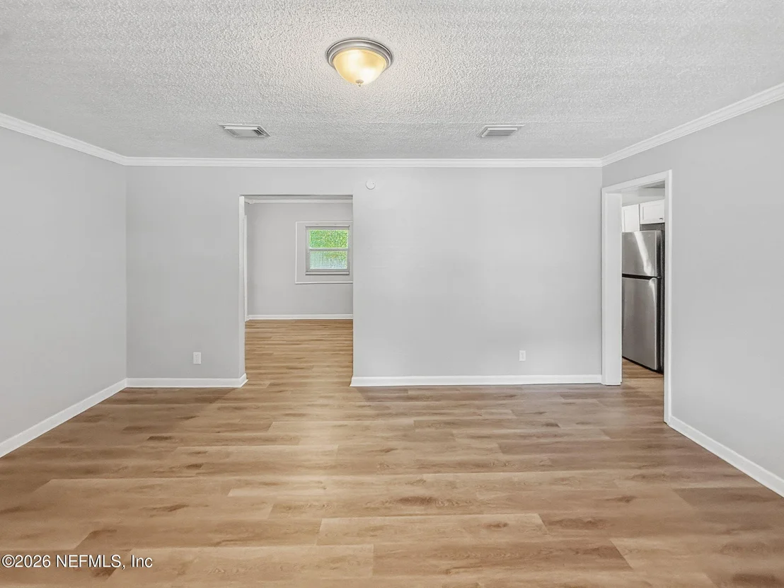 Photo of 3842 ANVERS Boulevard