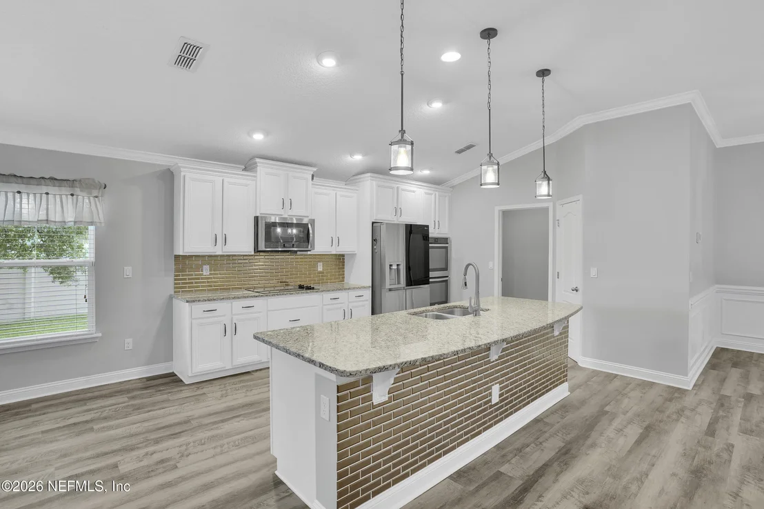 Photo of 192 E POSITANO Avenue