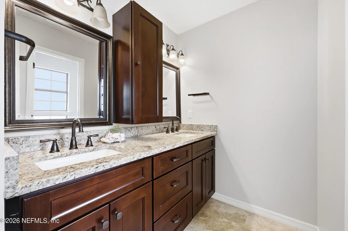 Photo of 2103 FOREST GATE Drive W