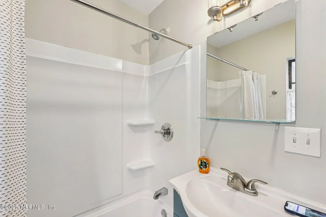 Photo of 5753 CRESTVIEW Road