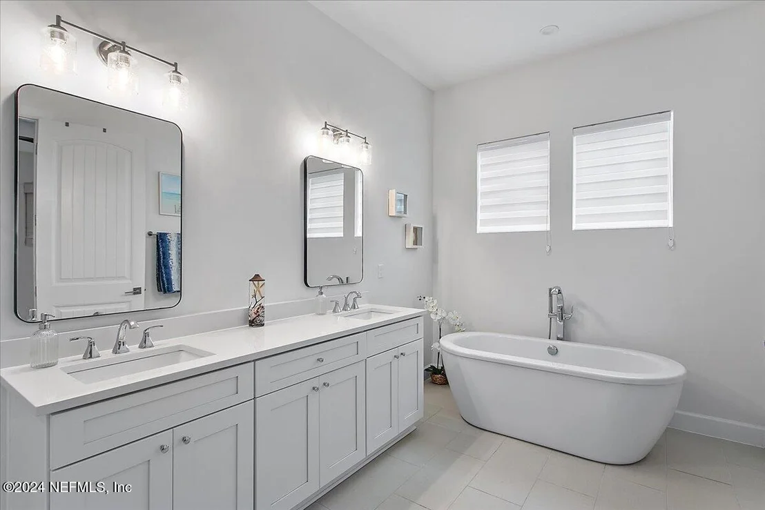 Photo of 150 OCEANVIEW Drive