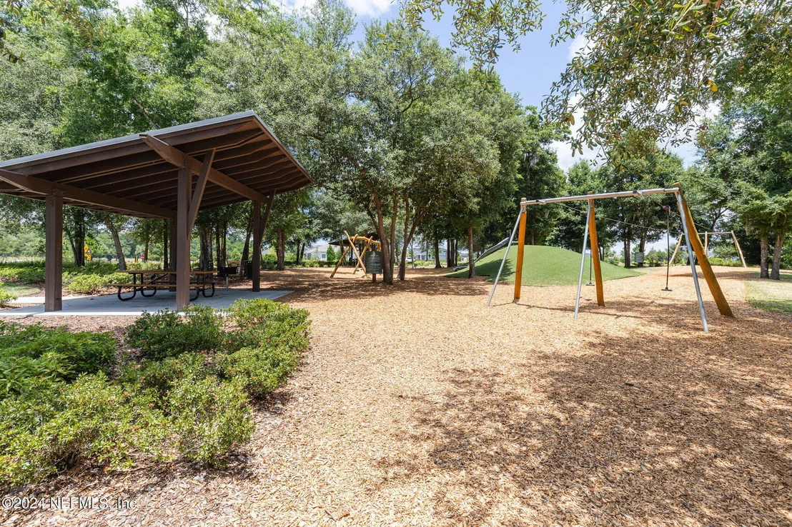 Photo of 387 PALISADE Drive