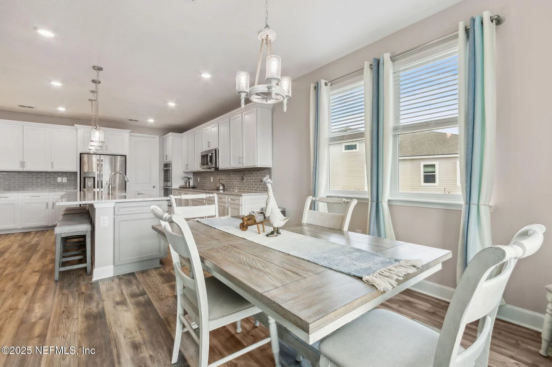 Photo of 85558 FALL RIVER Parkway