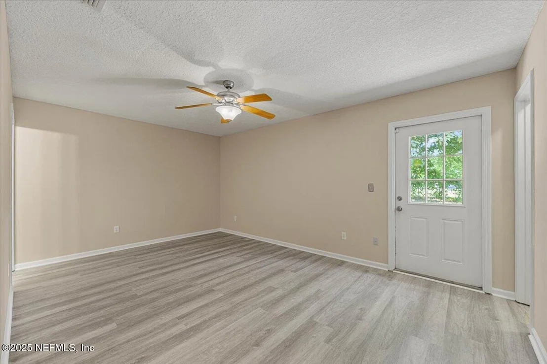 Photo of 4527 CLAIRMONT Road