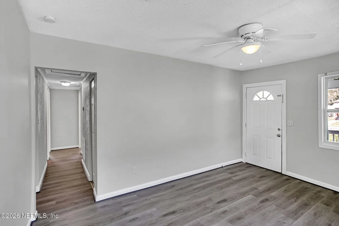 Photo of 941 HURON Street