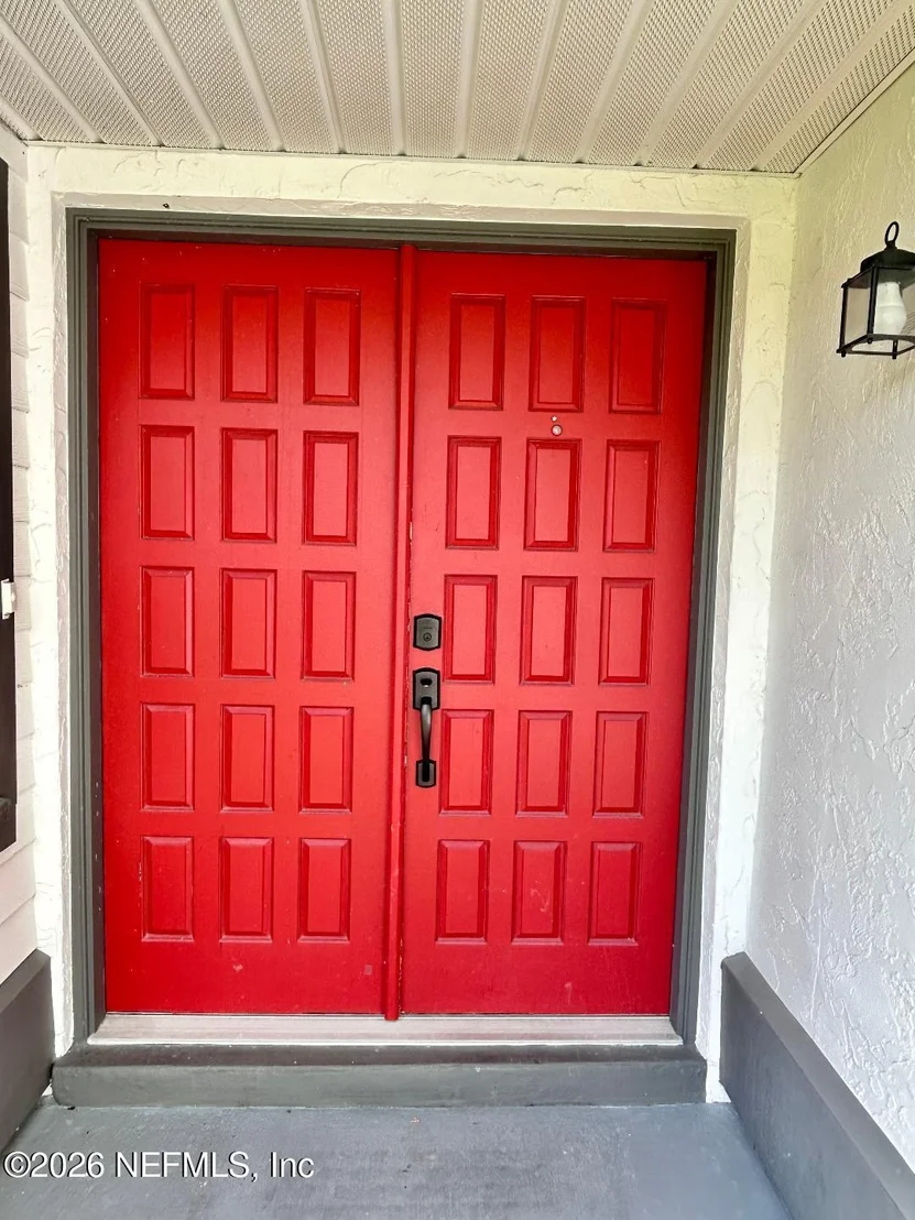 Photo of 702 NIEVES Lane