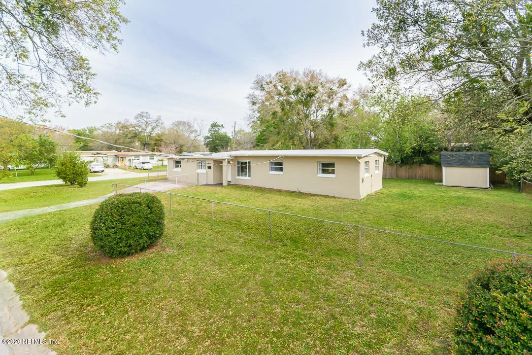 Photo of 7004 PELLIAS Road