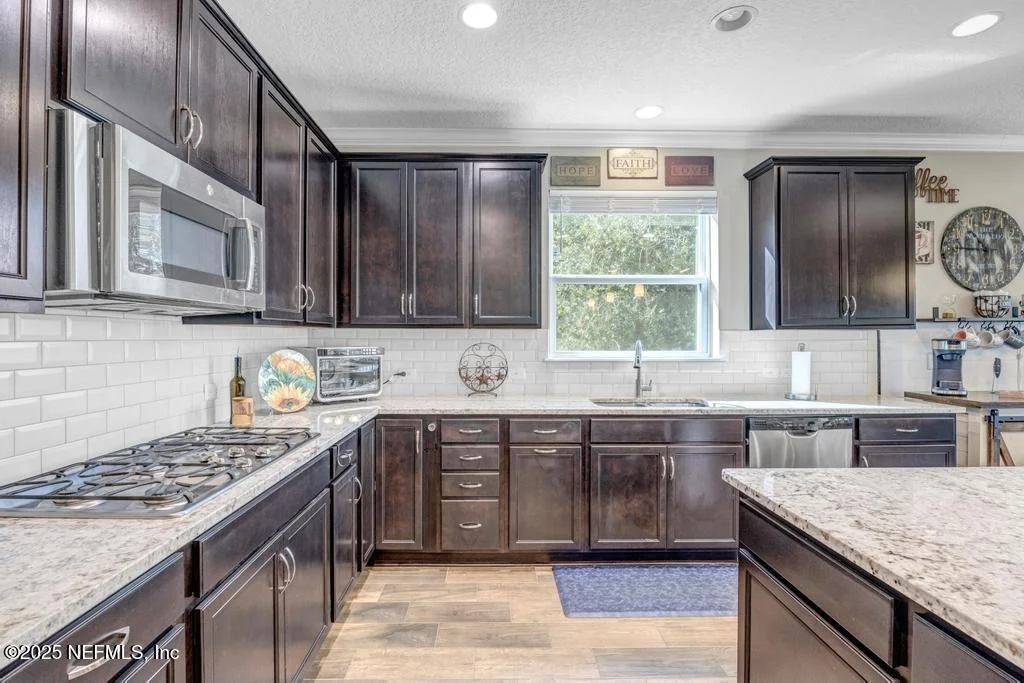 Photo of 139 EVENSHADE Way