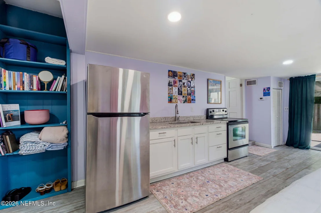 Photo of 1532 CHARON Road