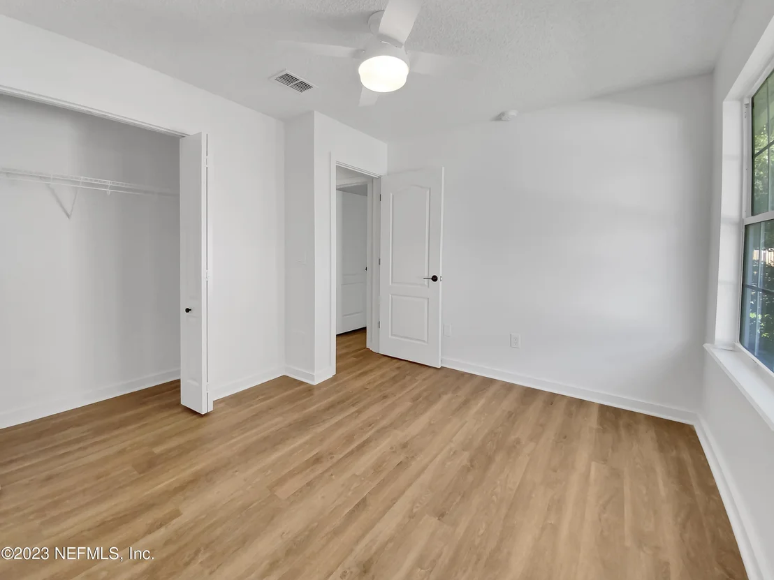 Photo of 141 JOHNS GLEN Drive