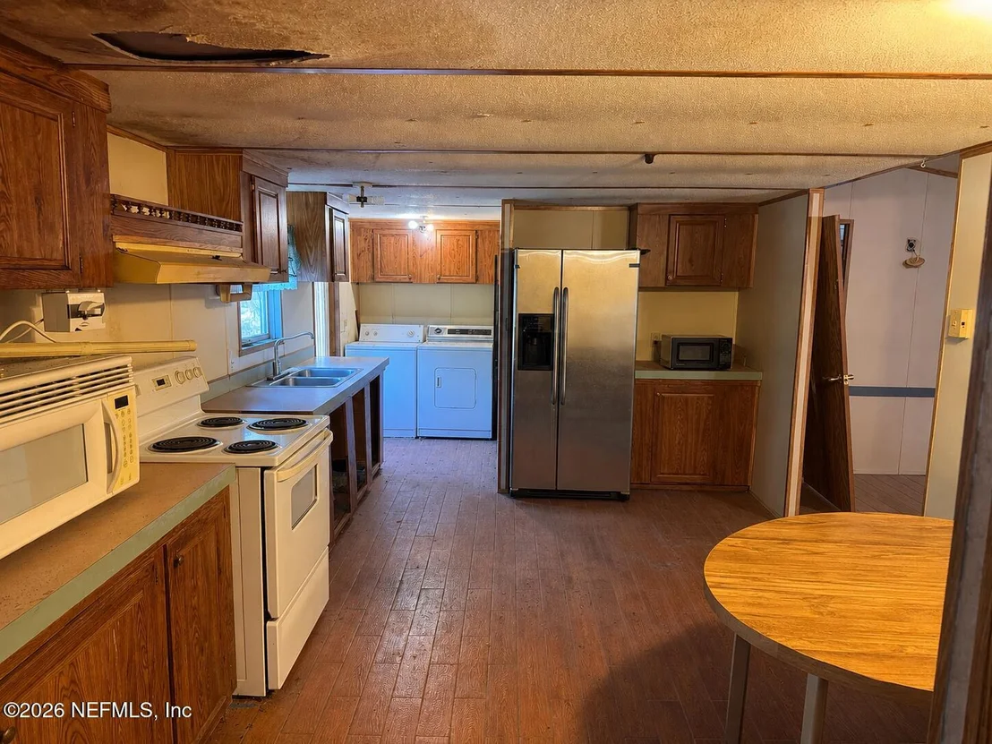 Photo of 1056 BELLAMY Road