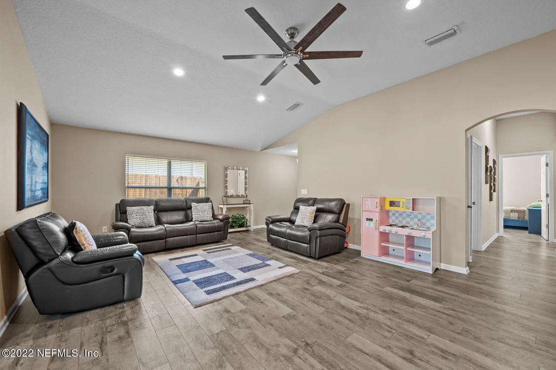 Photo of 2472 WILLOWBEND Drive