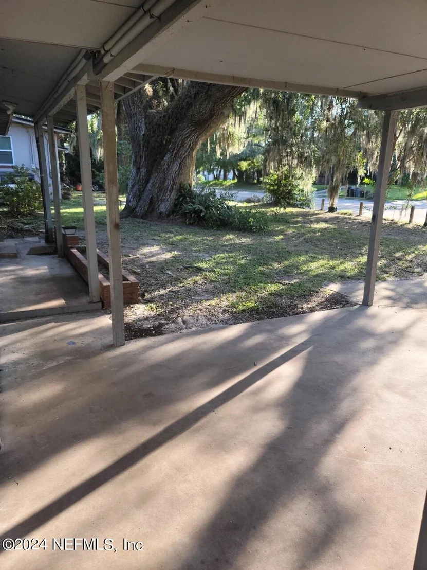 Photo of 1739 CESERY Boulevard