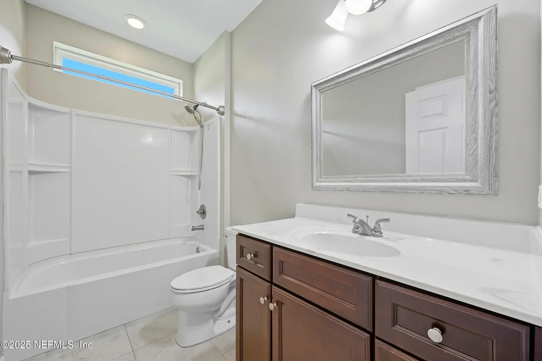 Photo of 96072 BREEZEWAY Court