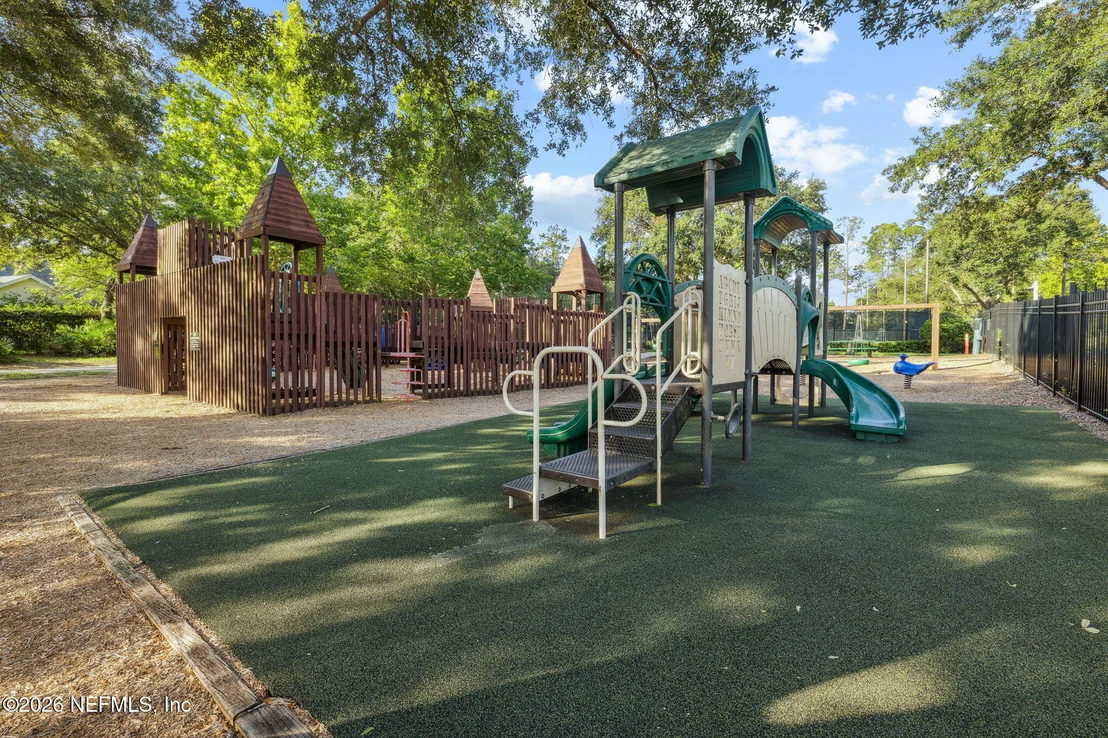 Photo of 1884 CROSS POINTE Way