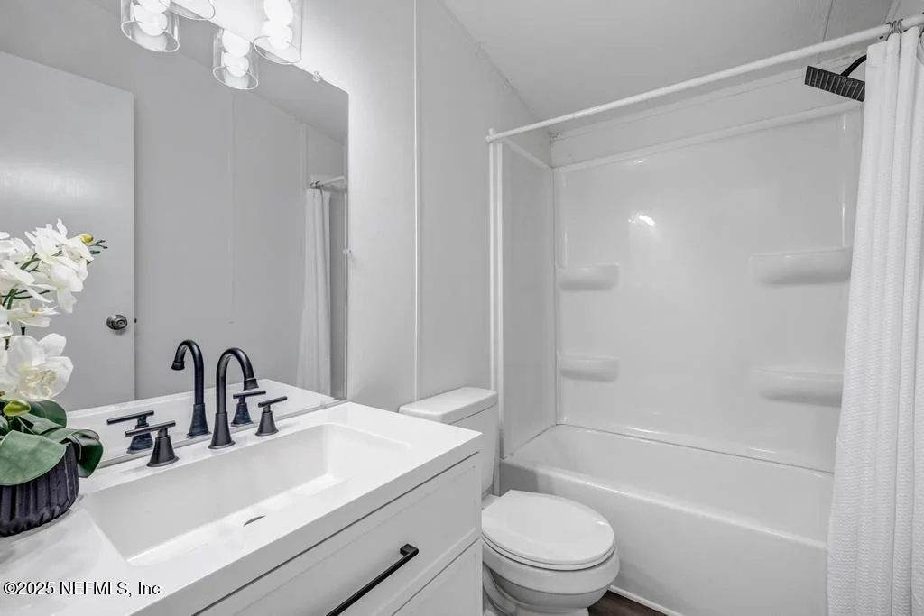 Photo of 6357 ARMSTRONG Road